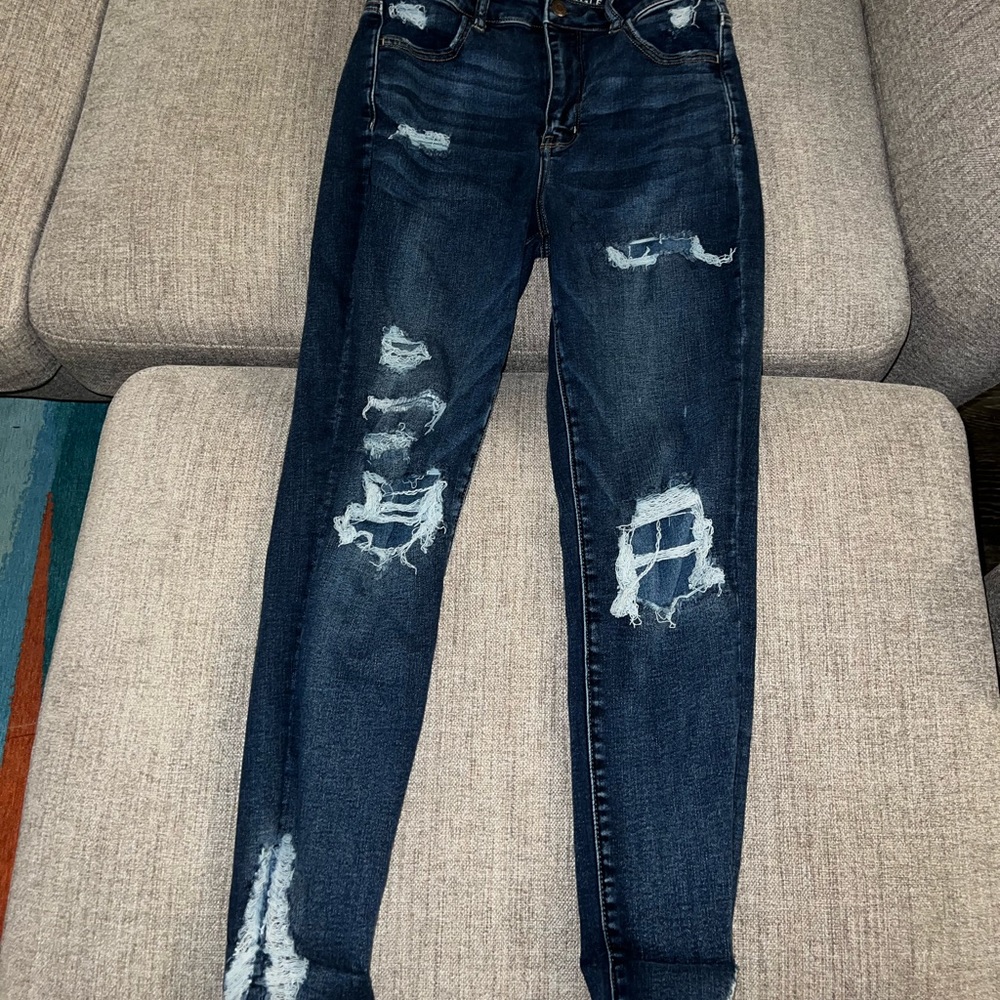American Eagle Super High-Rise Jegging 10 Short Distressed Jeans
